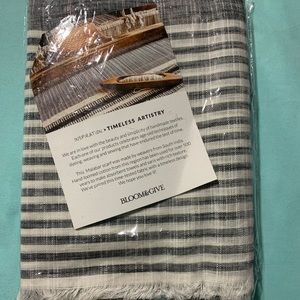 NWT Bloom & Give Fall 2018 Causebox Malabar Scarf